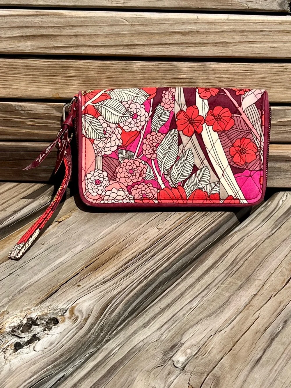 •Very Bradley Accordion Zippered Wristlet! VGUC!